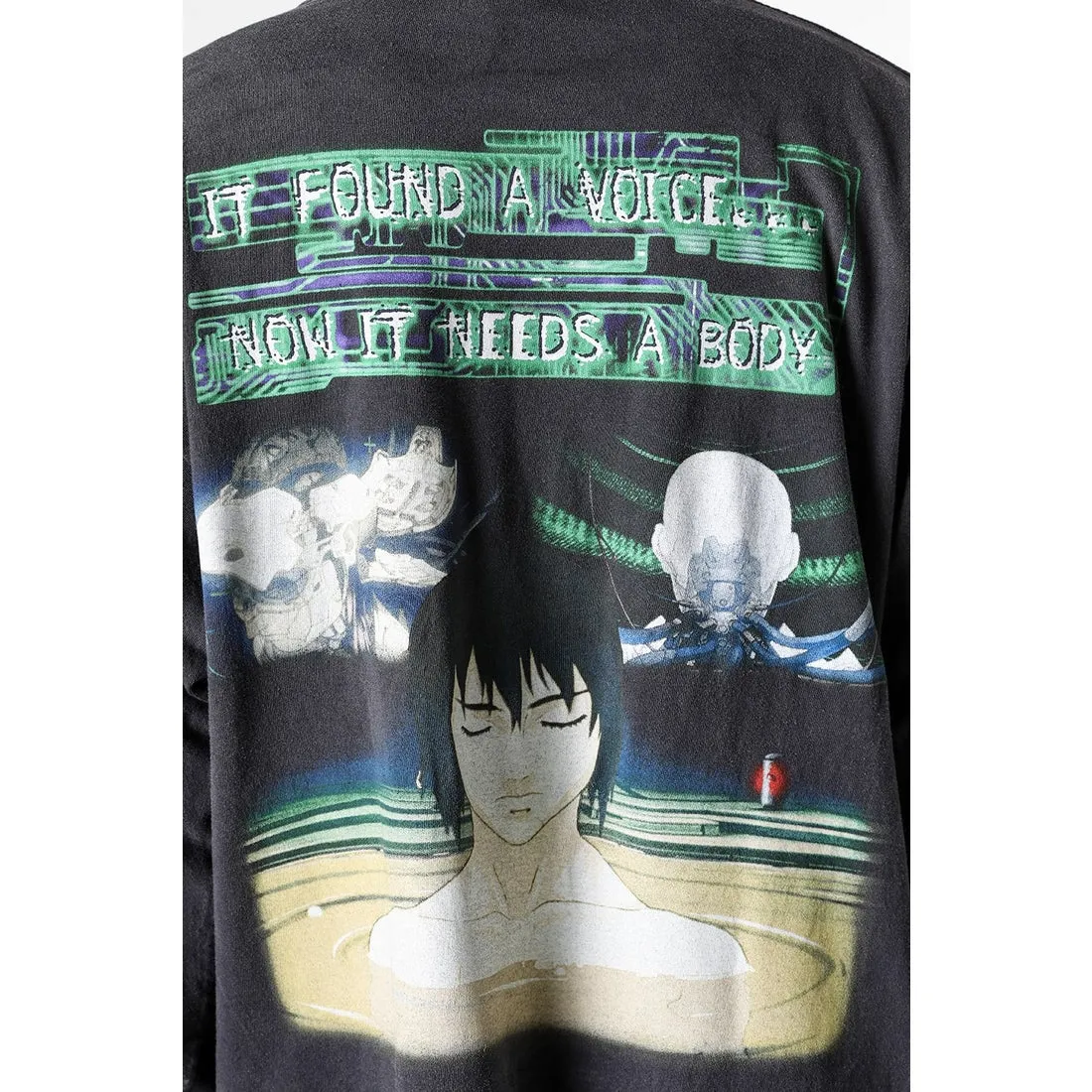 SAINT Mxxxxxx × GHOST IN THE SHELL Ghost in the Shell GS_LS TEE/GITS/BLK Big IP Ghost in the Shell co-branded model Motoko Kusanagi takes a bath Retro distressed long sleeves Washed black S-XL Ready-to-wear Assute dyeing Full-body spray fade/replacement fade Correct accessories Joint LOGO wash mark/main mark/cherub mark Super complex printing replica The drawing/pattern making cycle is very long and the hand graffiti is dirty.
